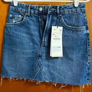 NWT ZARA Mid Rise Denim Skirt